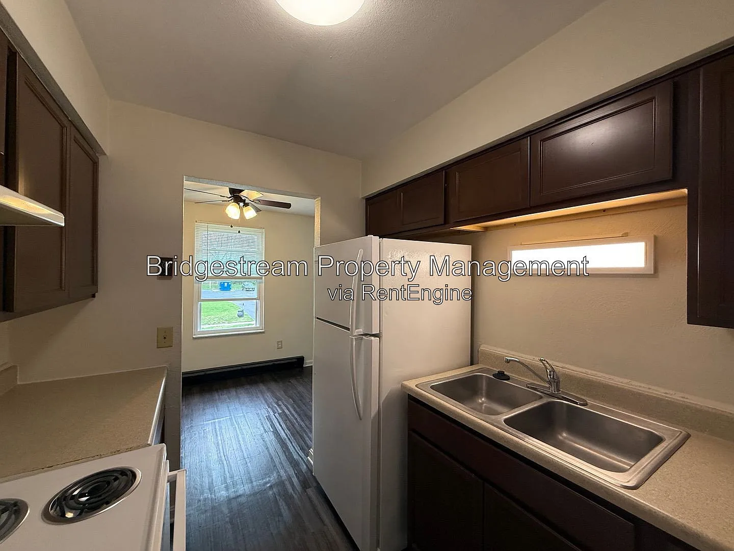 2 bed, 1.0 bath, 870 sqft, $895 — Photo 3