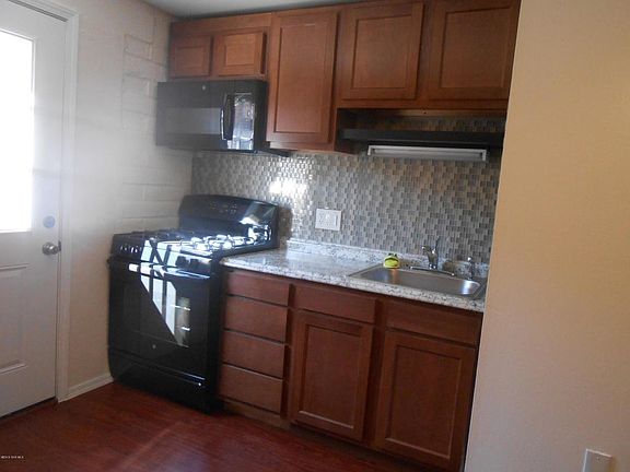 3rd image of 250 S Paseo Madera