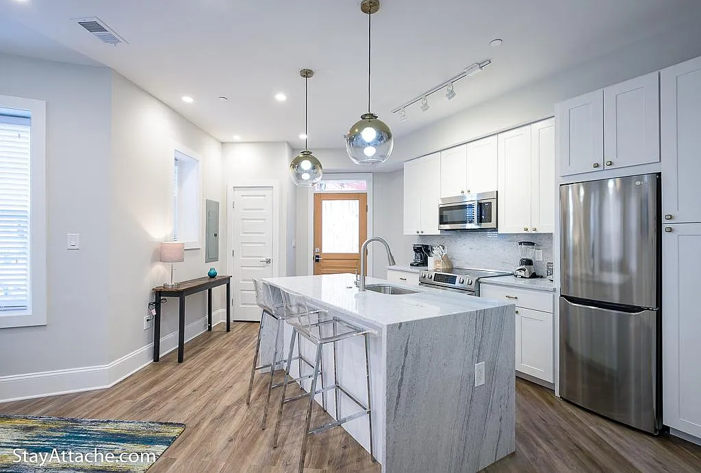 1 bed, 550 sqft, $3,690 — Photo 2