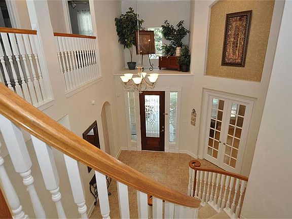 3rd image of 2106 Hickory Village Cir