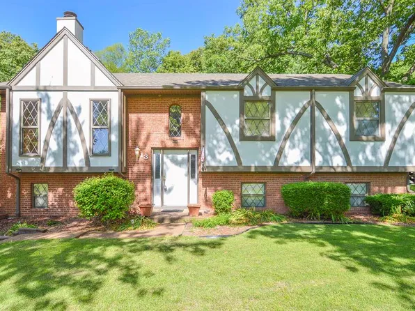 13 Venus Dr, Belleville, IL 62226