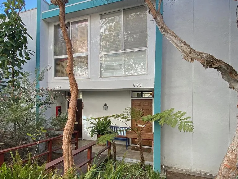 665 The Vlg — Photo 15