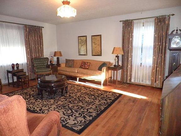4th image of 3514 Oaklawn St