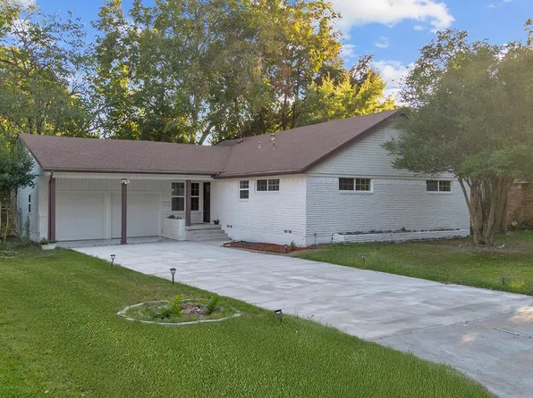 2972 Selma Ln, Farmers Branch, TX 75234