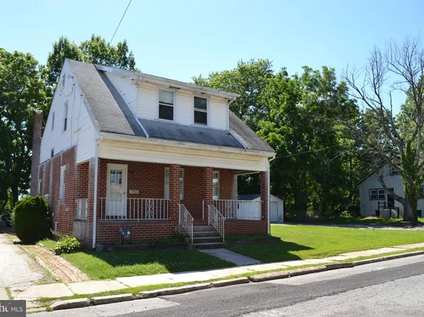 530 Pershing Ave, Collingdale, PA 19023