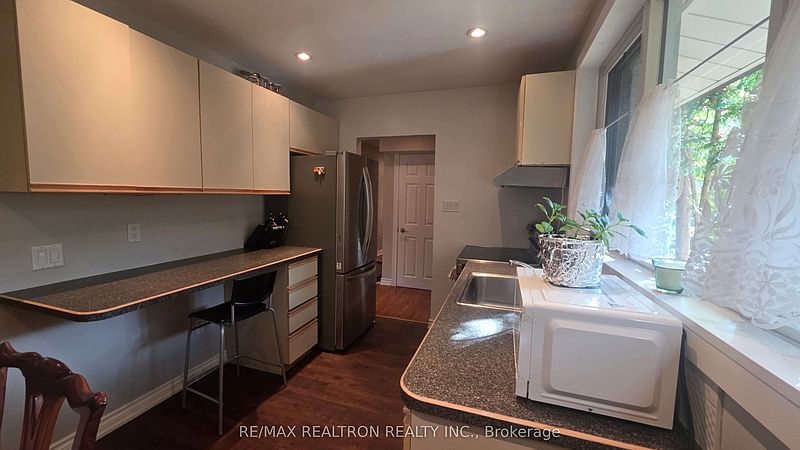 Toronto House for rent - 3 Bedrooms — photo 8