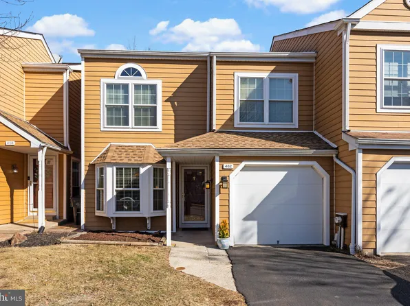 462 Trumbull Ct, Newtown, PA 18940