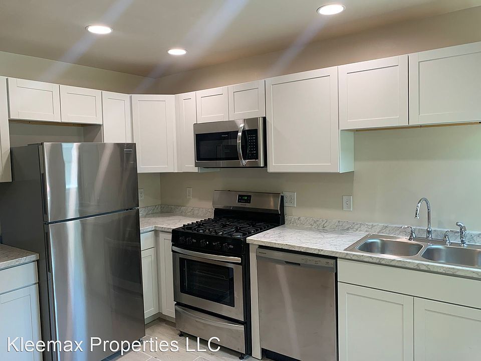 1st image of 2919 Victoria Ave #4