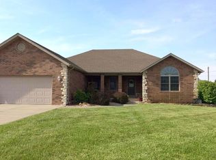 351 Prairie Ridge Dr, Lebanon, MO 65536
