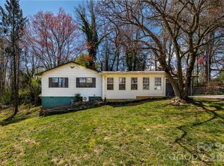 18 Peaceful Valley Ln, Flat Rock, NC 28731