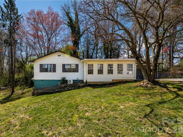 18 Peaceful Valley Ln, Flat Rock, NC 28731