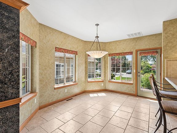 4th image of 4906 Waters Edge Dr