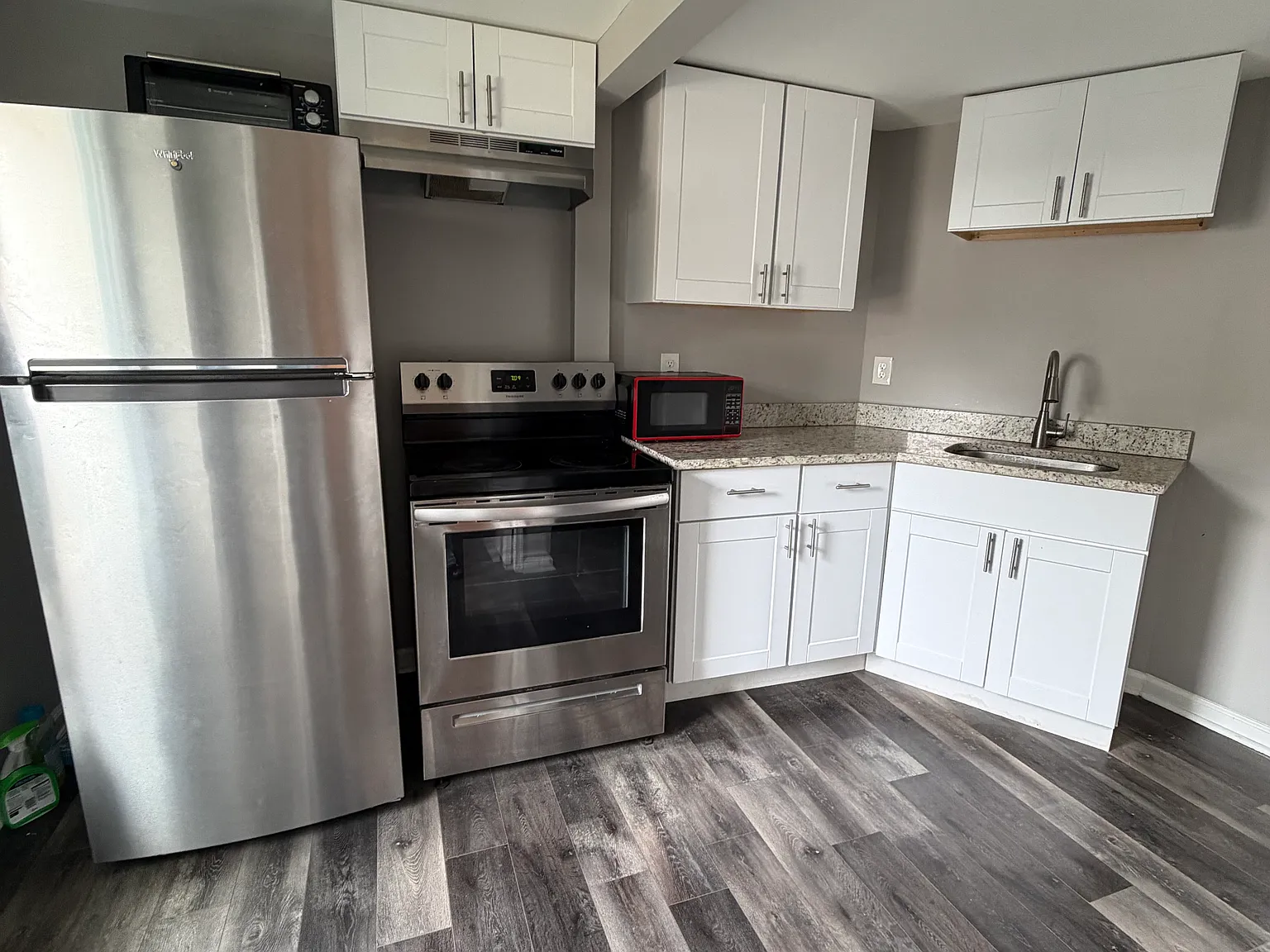 1 bed, 800 sqft, $1,150 — Photo 2