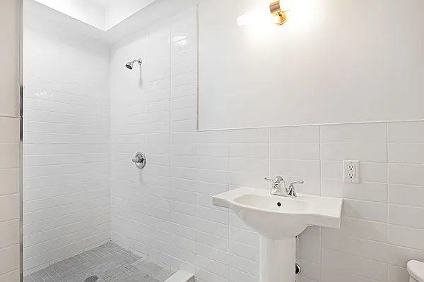 Rented by Compass | media 10