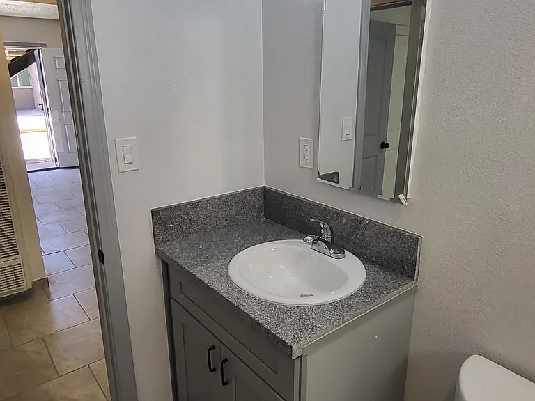 560 E Pleasant St #3 — Photo 18
