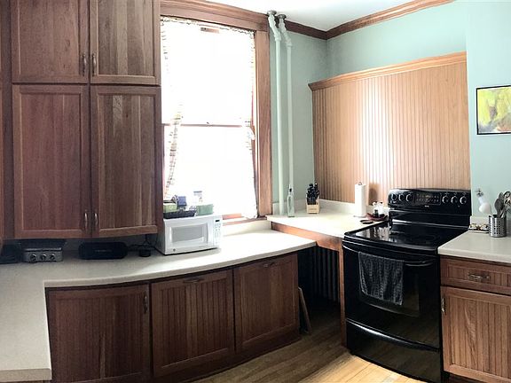 4th image of 303 Agate St