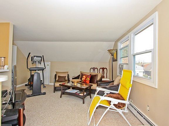 5th image of 10 Pequot Avenue #2nd floor