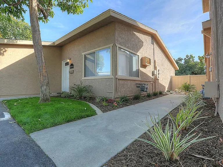 16628 Woodruff — Photo 36