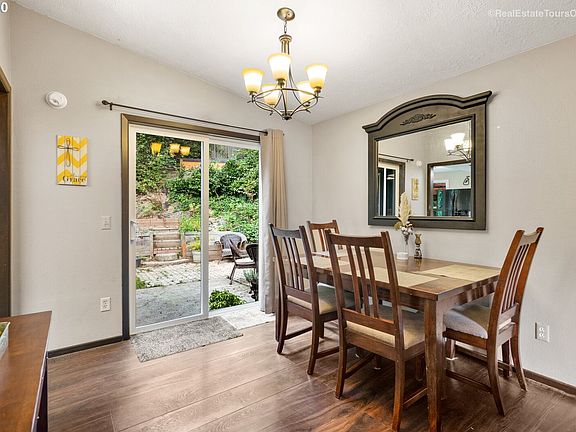 4th image of 2231 SE Washington Ct