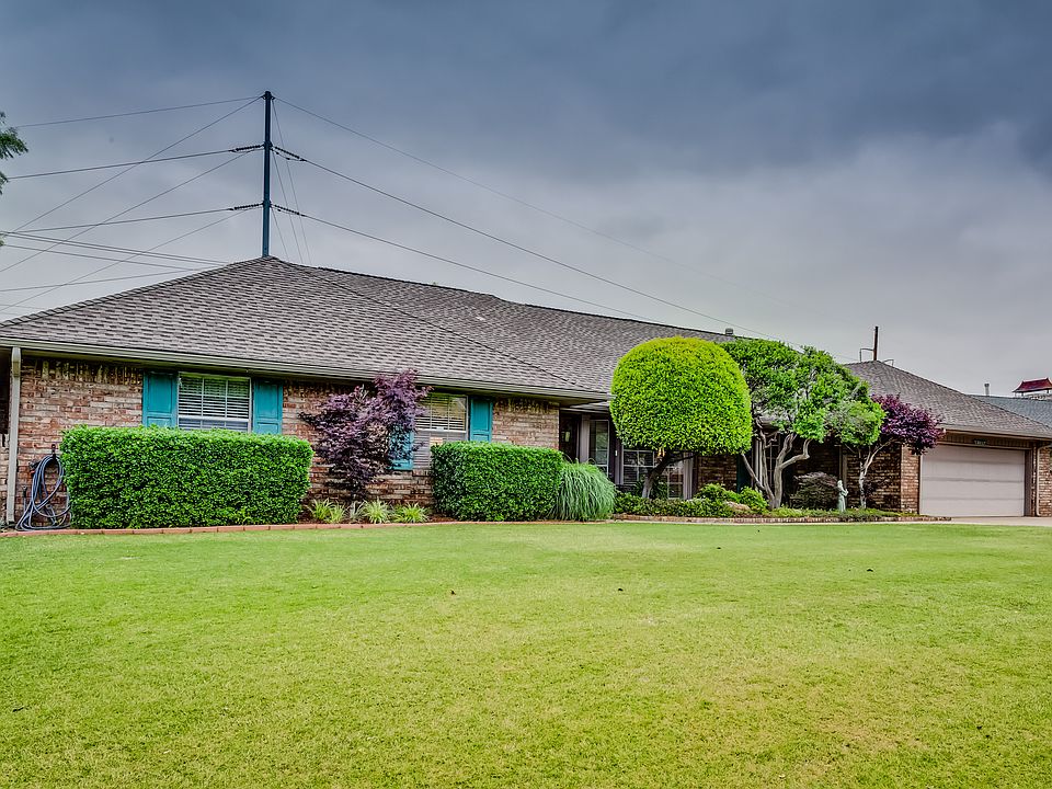 1st image of 8109 Lakehurst Dr