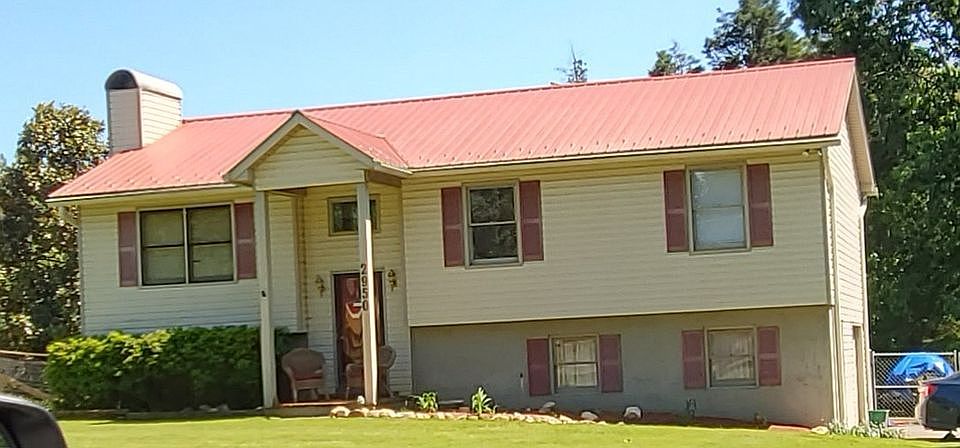 2nd image of 2950 Spangenberg Rd
