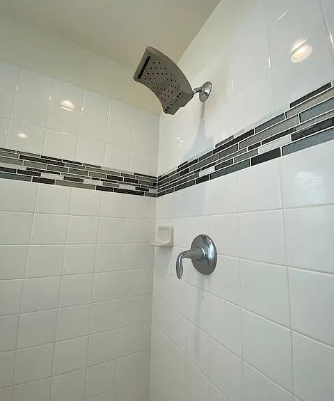 884 Fir St W — Photo 13