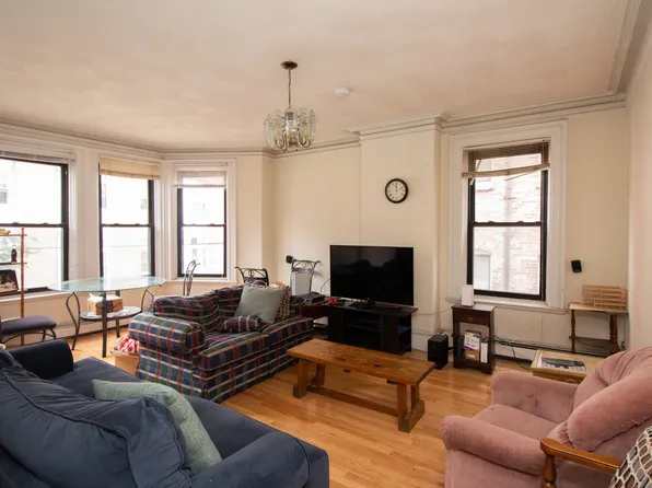 10 Davis Ave #C, Brookline, MA 02445