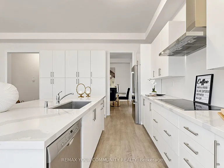 105 Halldorson Ave — Photo 10