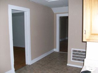 242 Ely St APT 3, Alma, MI 48801