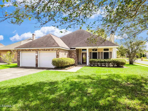 107 Kings Harbour Dr, Lafayette, LA 70508