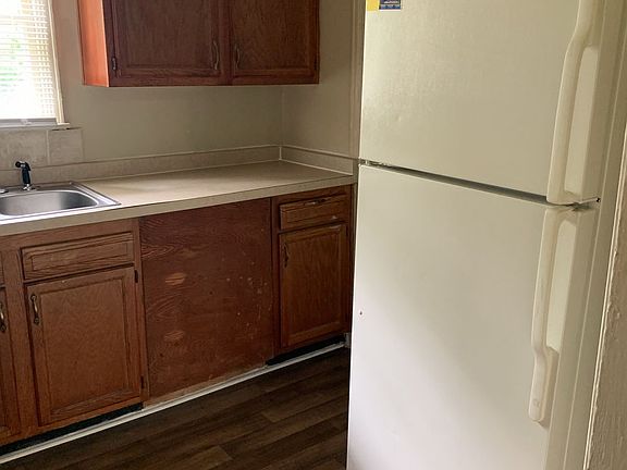 4th image of 4229 N Oxford St