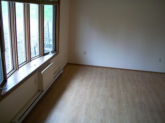 498 Mercer Road Butler Pa for rent. Please call or text: 724-712-9272