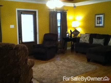 3rd image of 3906 Maloney Ln