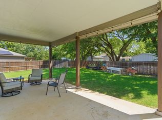 204 Countryside Dr, Aubrey, TX 76227