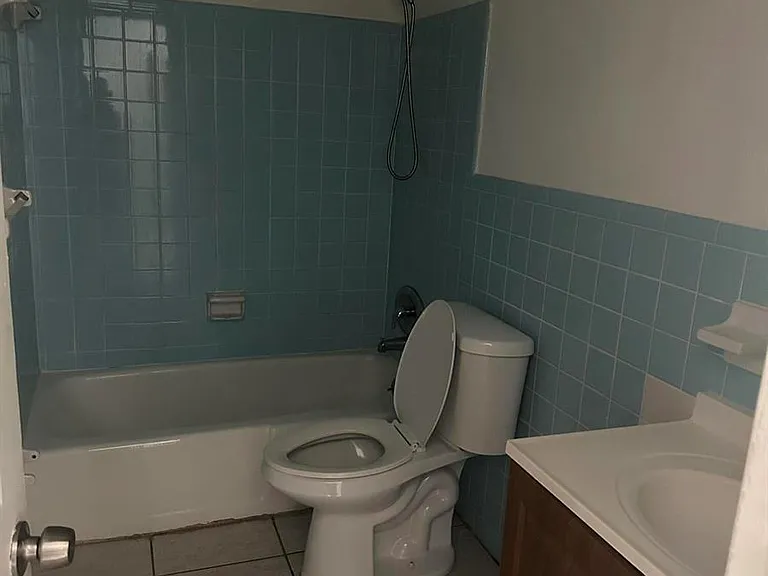3194 Prince Dr — Photo 8