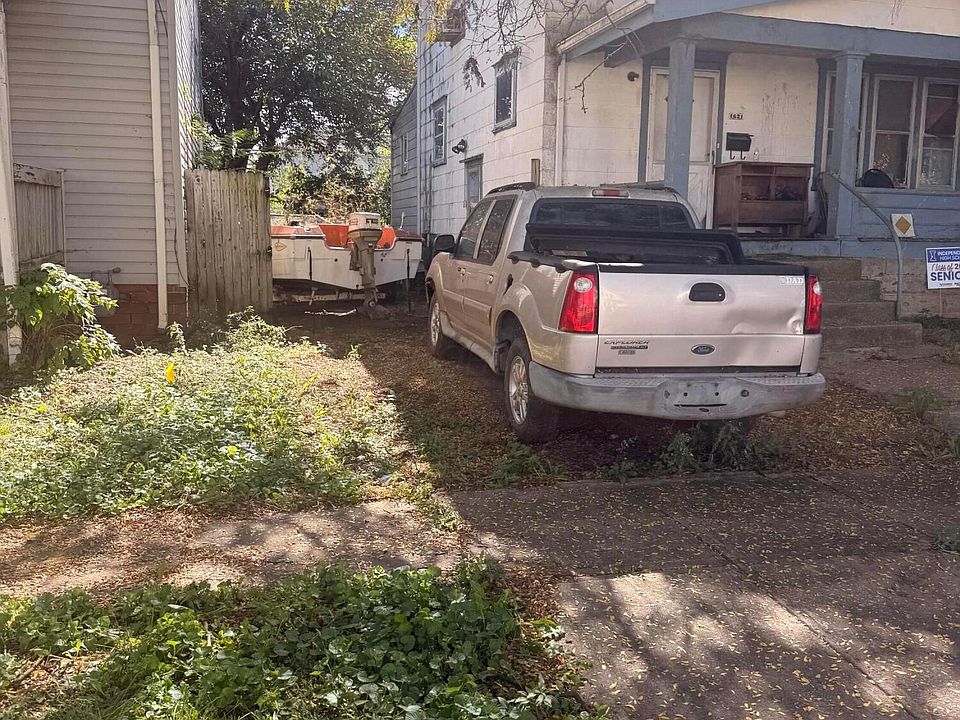 2nd image of 1621 Myrtle Ave