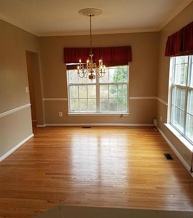 5th image of 10046 Darnaway Ct