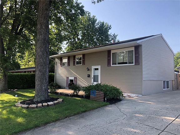 3rd image of 1029 Campbell Ave