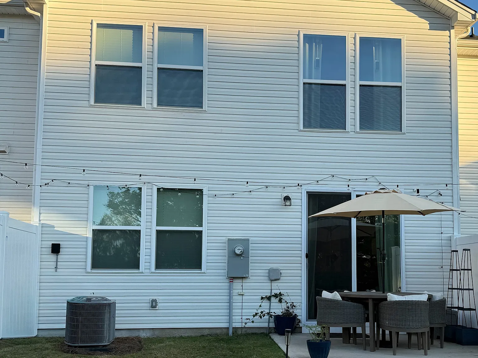 3 bed, 3.5 bath, 2158 sqft, $2,900 — Photo 2