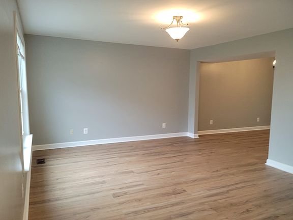 Living room to dining area
