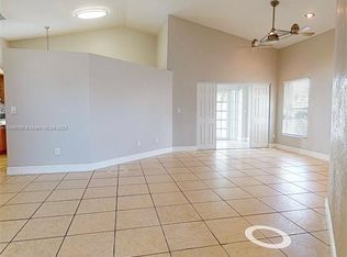 14001 Oak Ridge Dr, Fort Lauderdale, FL 33325