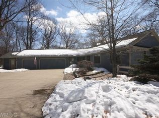 1792 Killington Dr, Kalamazoo, MI 49009