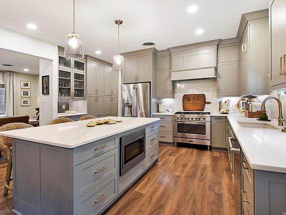 5th image of 12030 Chester Dr