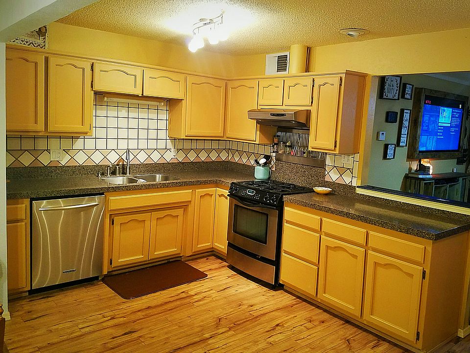 1st image of 109 Huron Dr