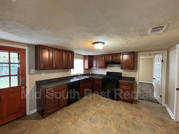 5th image of 117 Park Pl