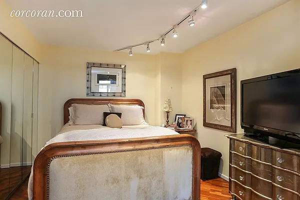 Rented by Corcoran | media 12