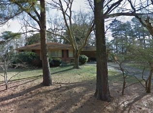 6731 Sunny Brook Ln, Sandy Springs, GA 30328