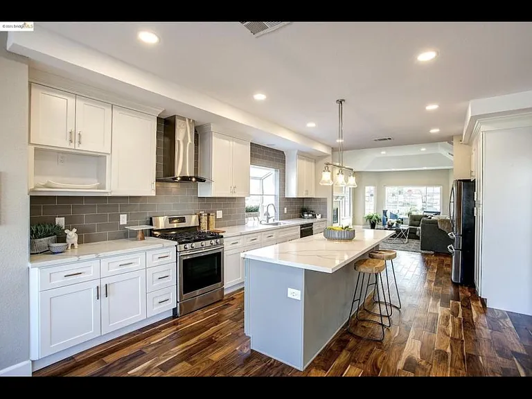 Reef Ct — Photo 4