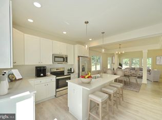 287 Cacapon Ln, Cross Junction, VA 22625