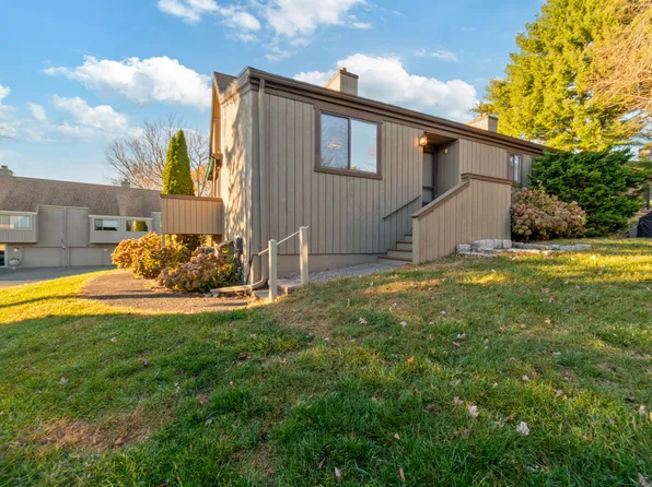 443 North Trail #B, Stratford, CT 06614